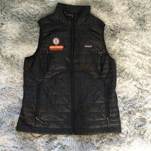 Womens Patagonia Nano Puff Vest Primaloft Black Embroidered Patch Size Large.